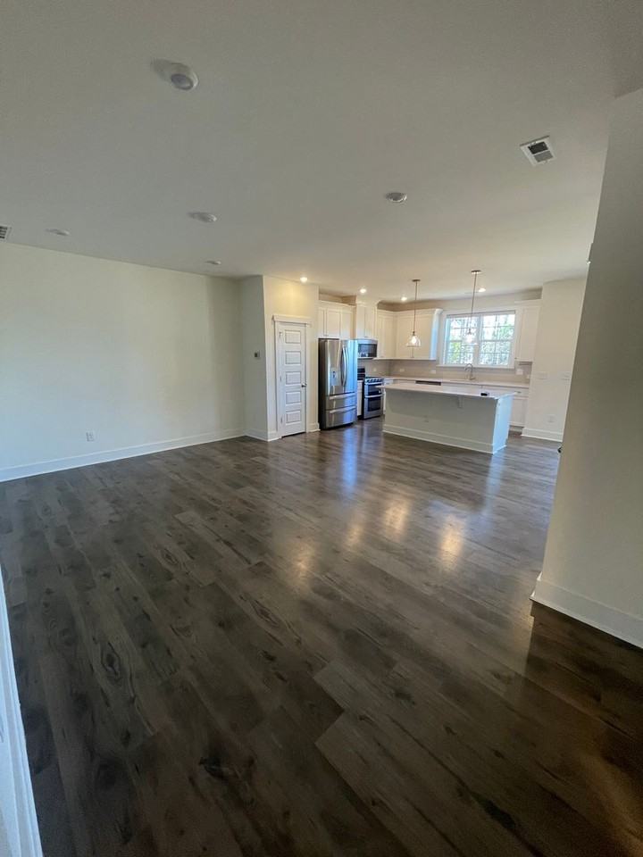 4010 Upshur Ct - Photo 4 of 31