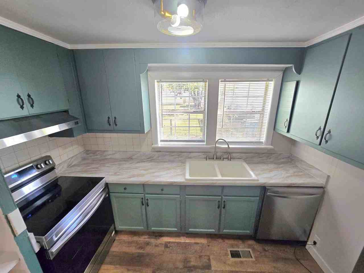 45 B St Sw - Photo 3 of 23