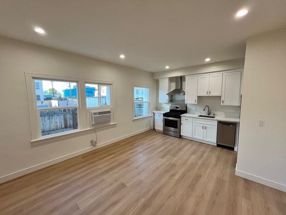 133 N Reno St - Photo 7 of 38