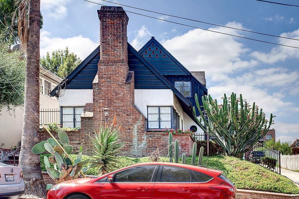 2564 W 5th St - Photo 5 of 16