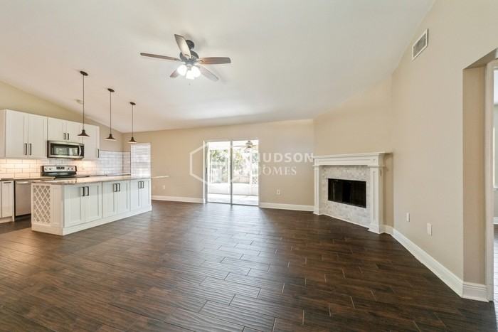 3817 Creek Way Ct - Photo 5 of 27