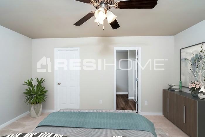 210 Americana Dr - Photo 7 of 18