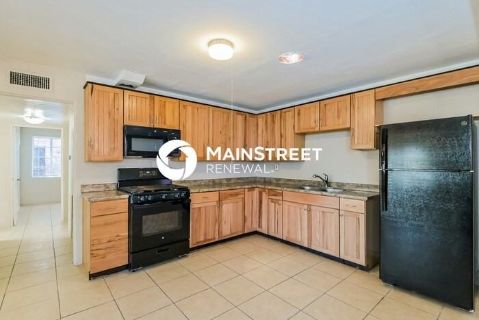 2407 E Beverly Dr - Photo 6 of 16