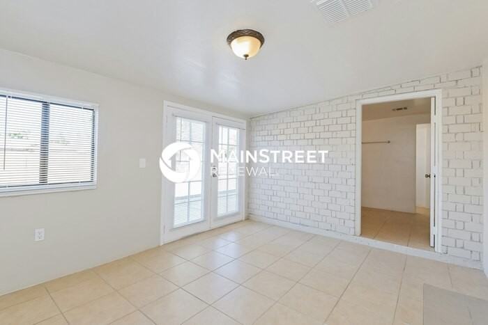 2407 E Beverly Dr - Photo 7 of 16