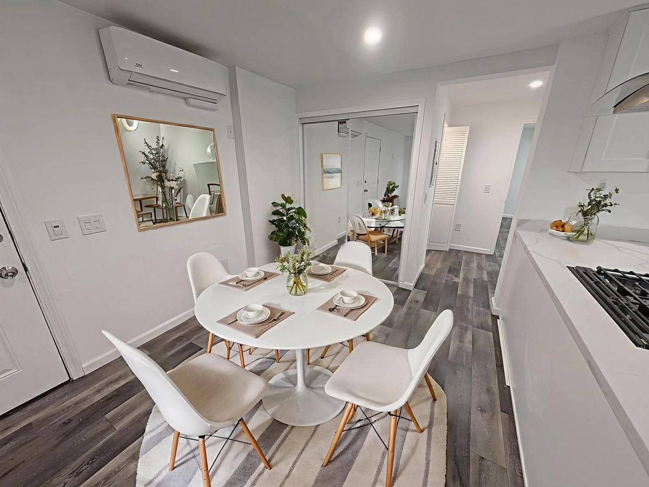 4530 Whitsett Ave - Photo 4 of 48