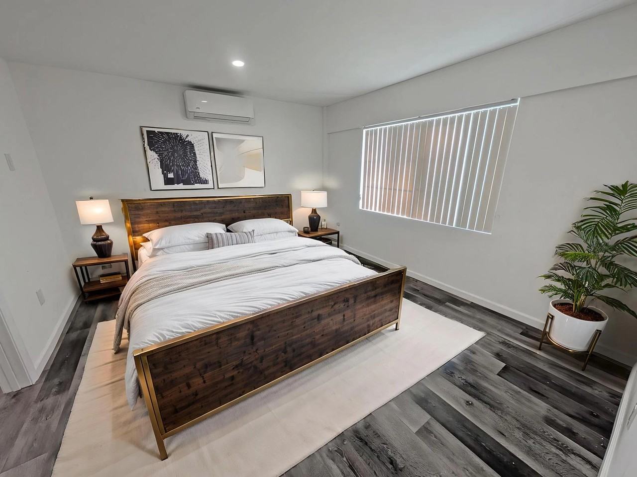 4530 Whitsett Ave - Photo 5 of 48