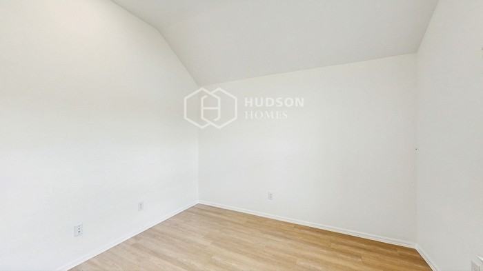 5120 Twin Summit Dr - Photo 4 of 31