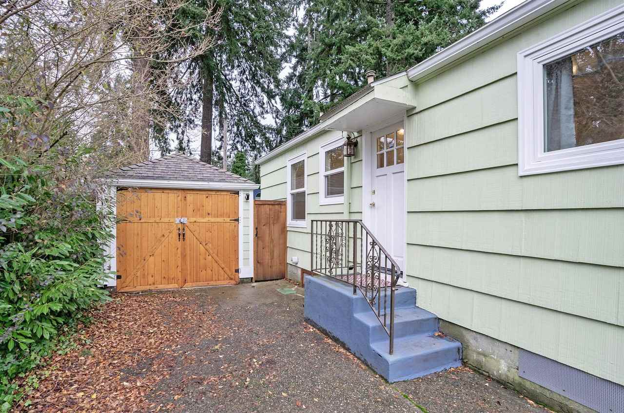 205 Regents Blvd - Photo 2 of 29