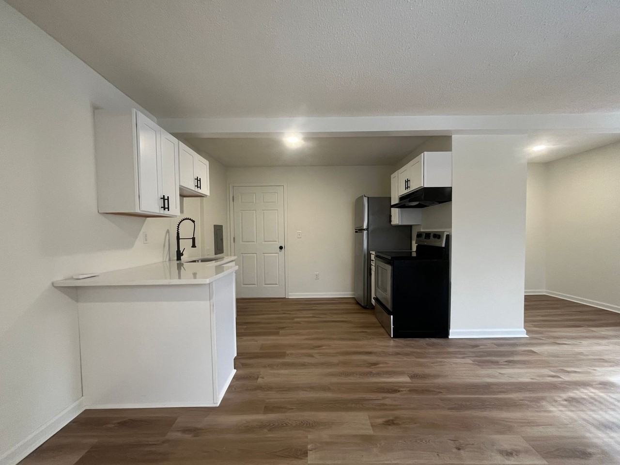 2 Easy St - Photo 3 of 9