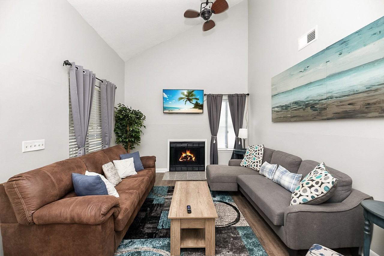 2168 Spoleto Ln E - Photo 5 of 26