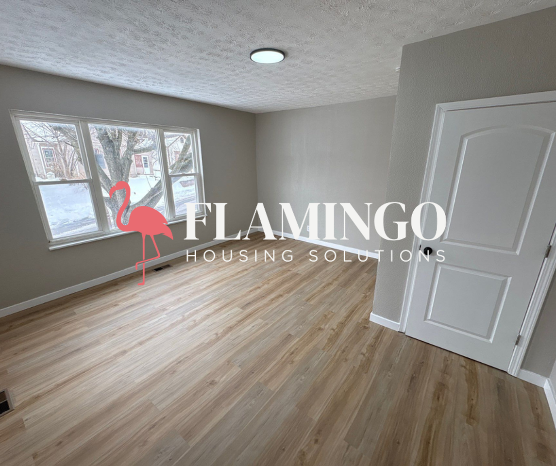 221 Hickory St - Photo 2 of 12