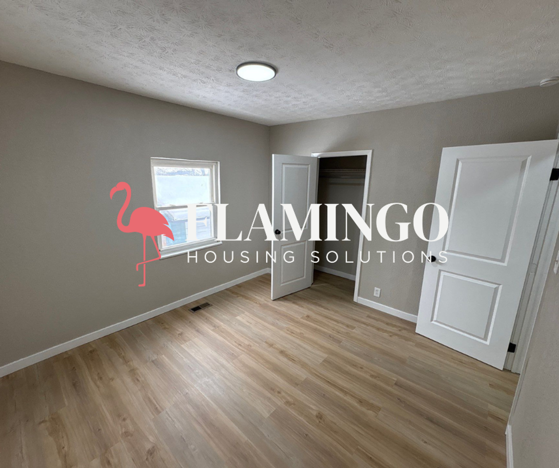 221 Hickory St - Photo 5 of 12