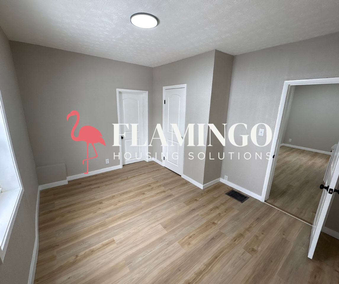 221 Hickory St - Photo 6 of 12