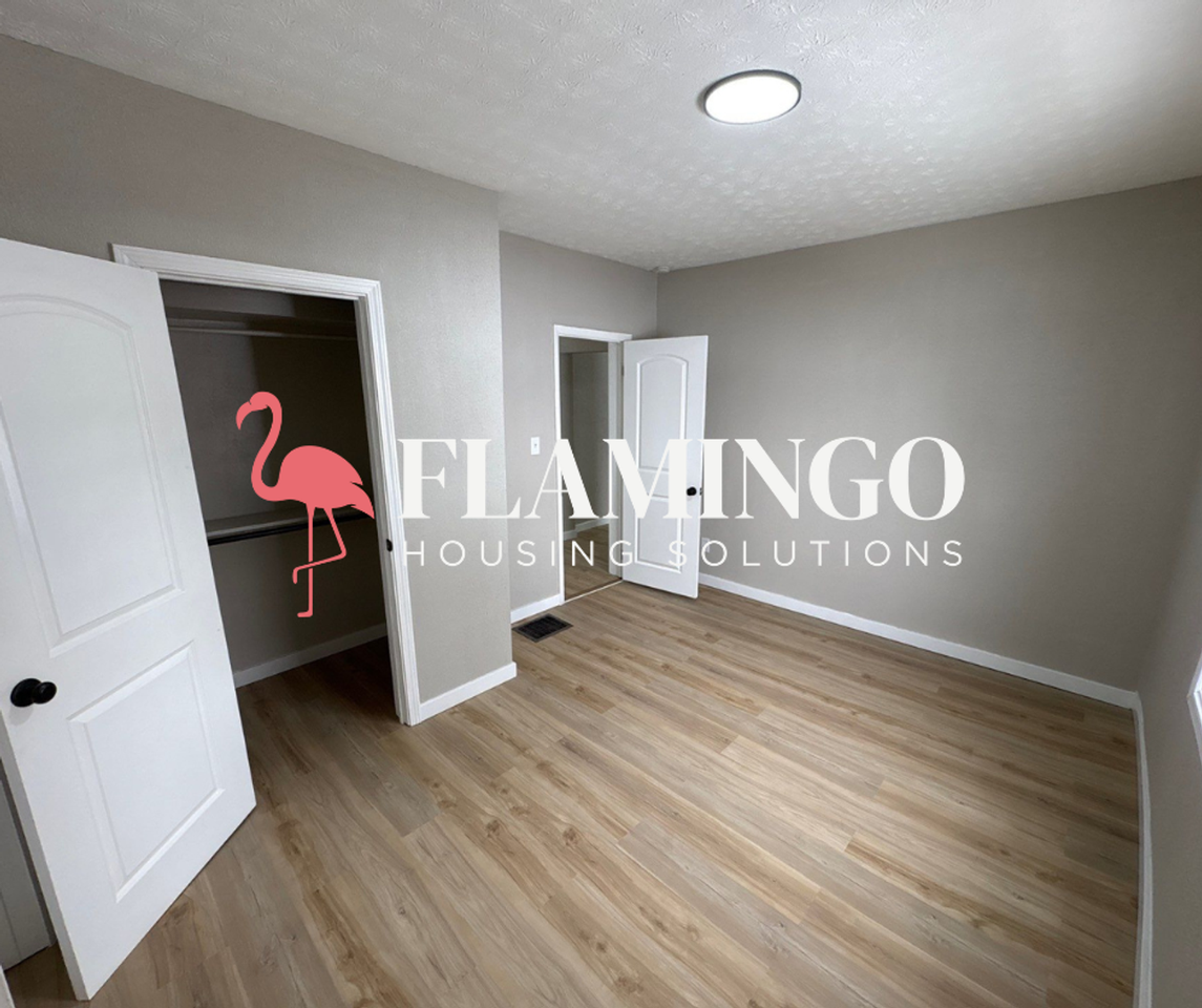 221 Hickory St - Photo 7 of 12