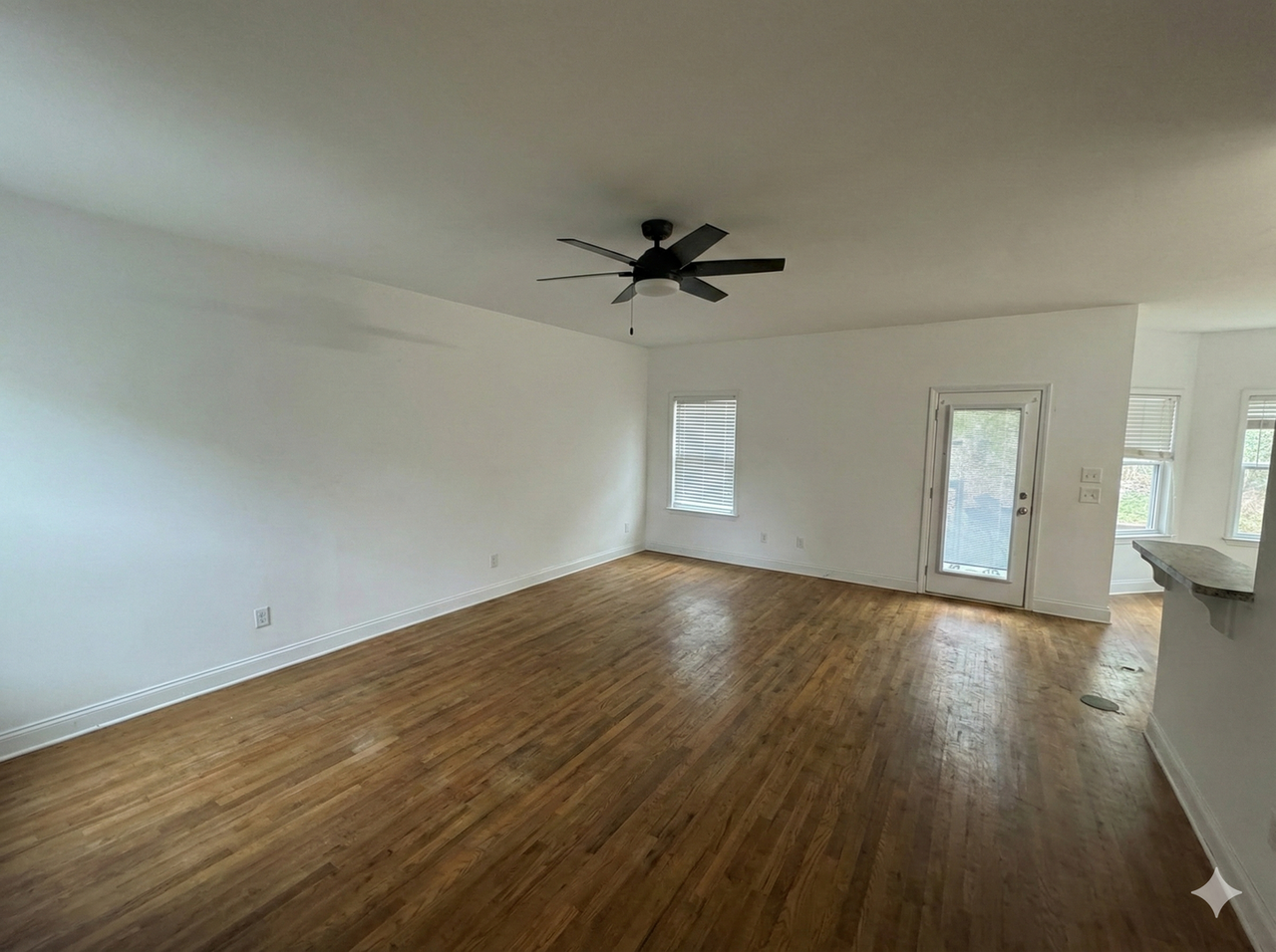 1433 E Broad St - Photo 2 of 21