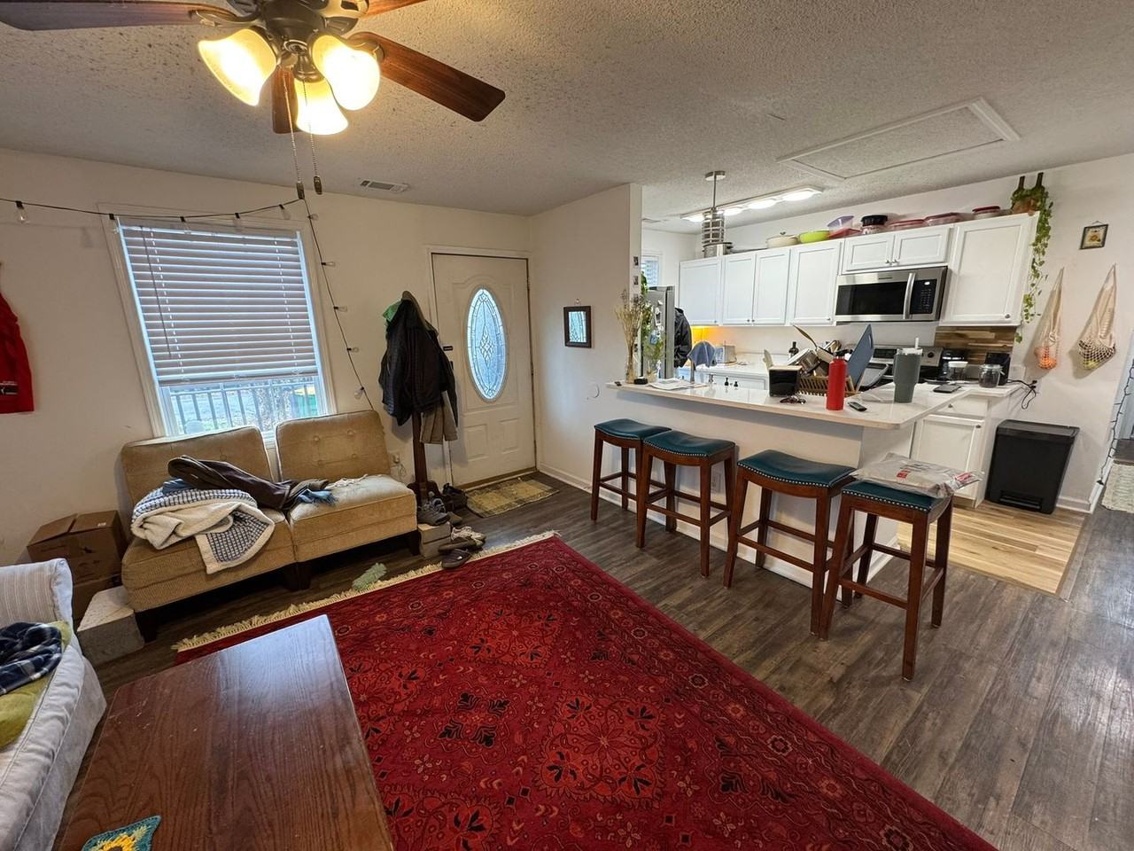 1429 E Broad St - Photo 2 of 15