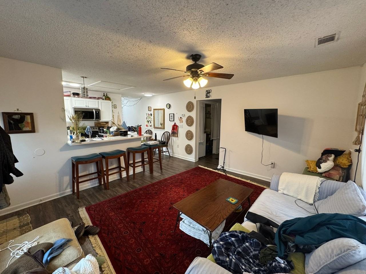 1429 E Broad St - Photo 3 of 15