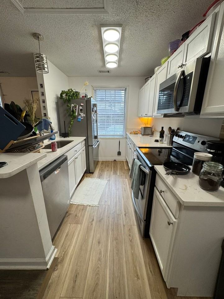 1429 E Broad St - Photo 4 of 15