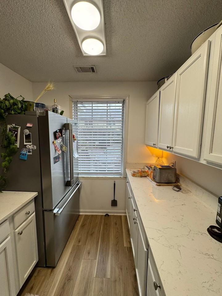 1429 E Broad St - Photo 6 of 15