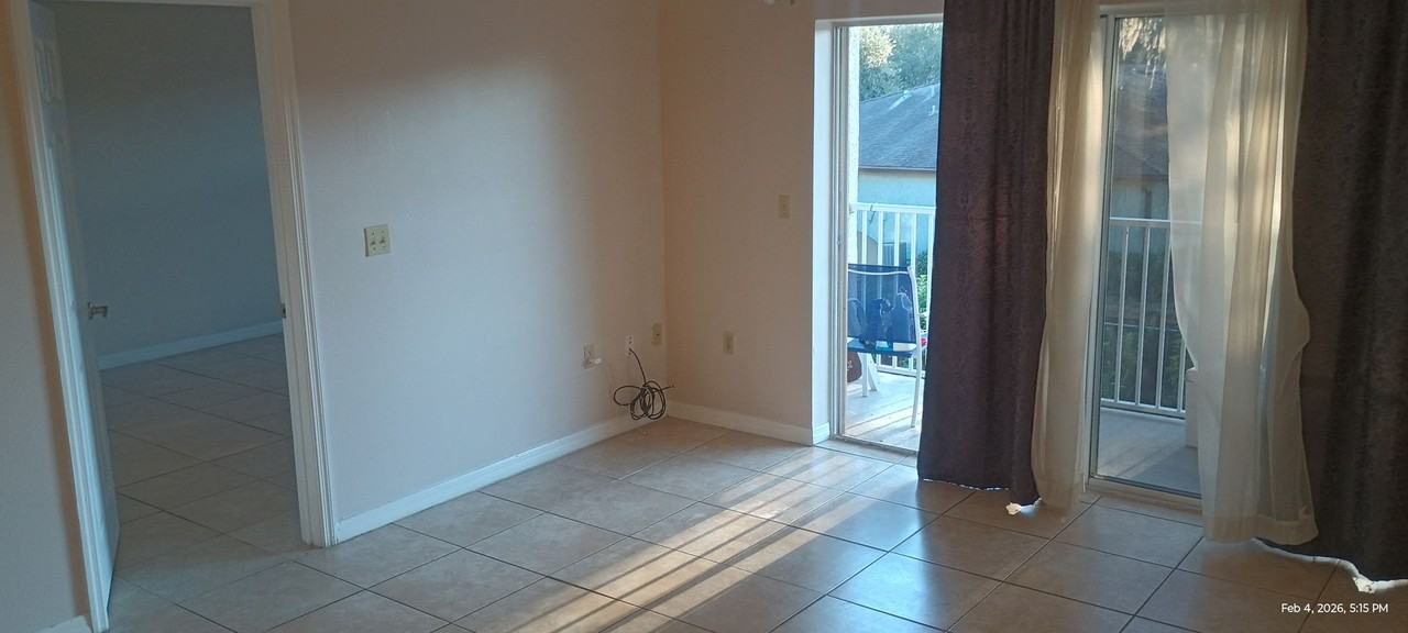 944 15th St - Photo 6 of 17