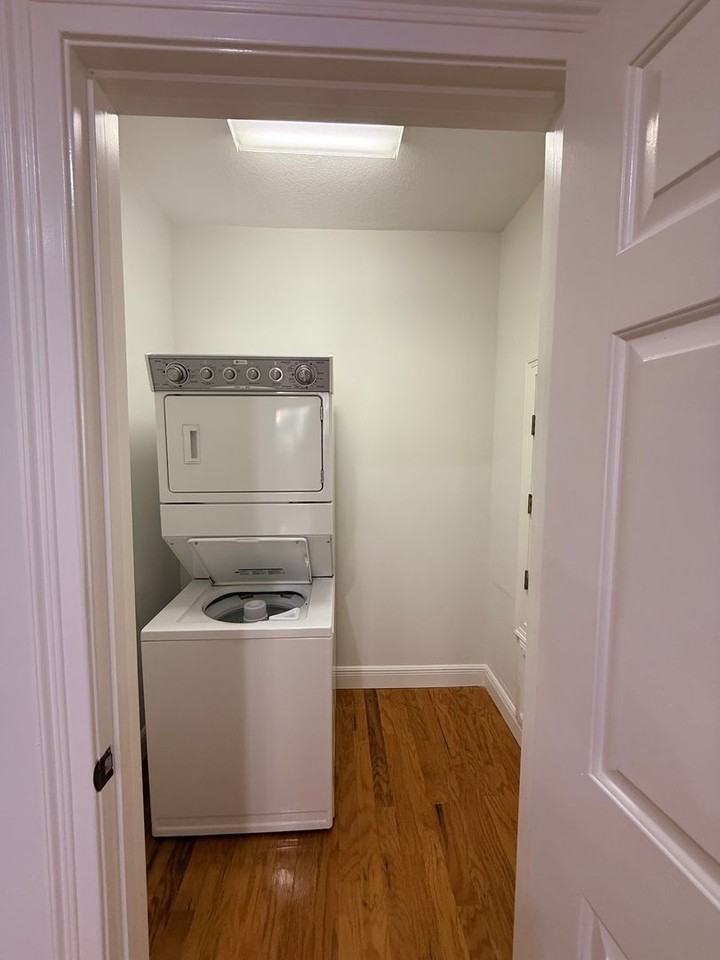 901 Spring Park Loop - Photo 3 of 10