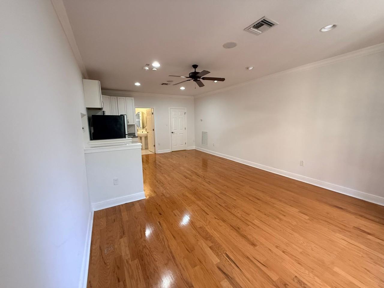 901 Spring Park Loop - Photo 4 of 10