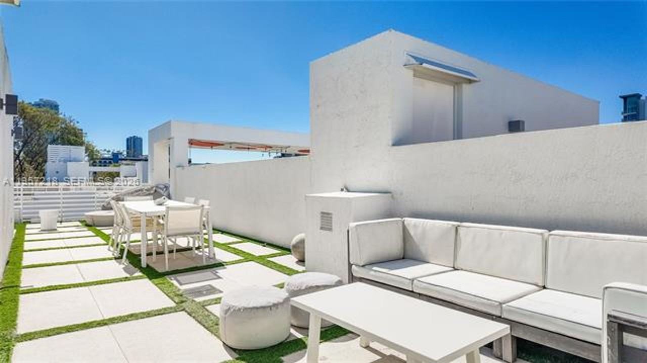 455 455 NE 39th St th 304 - Photo 5 of 13