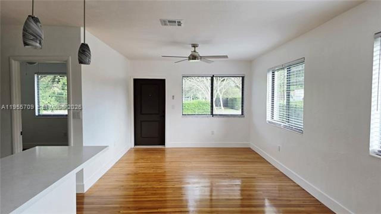 2440 Sw 64th Ave #0 - Photo 2 of 12