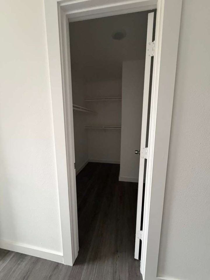 5616 Hollow Pines Dr #B - Photo 3 of 22