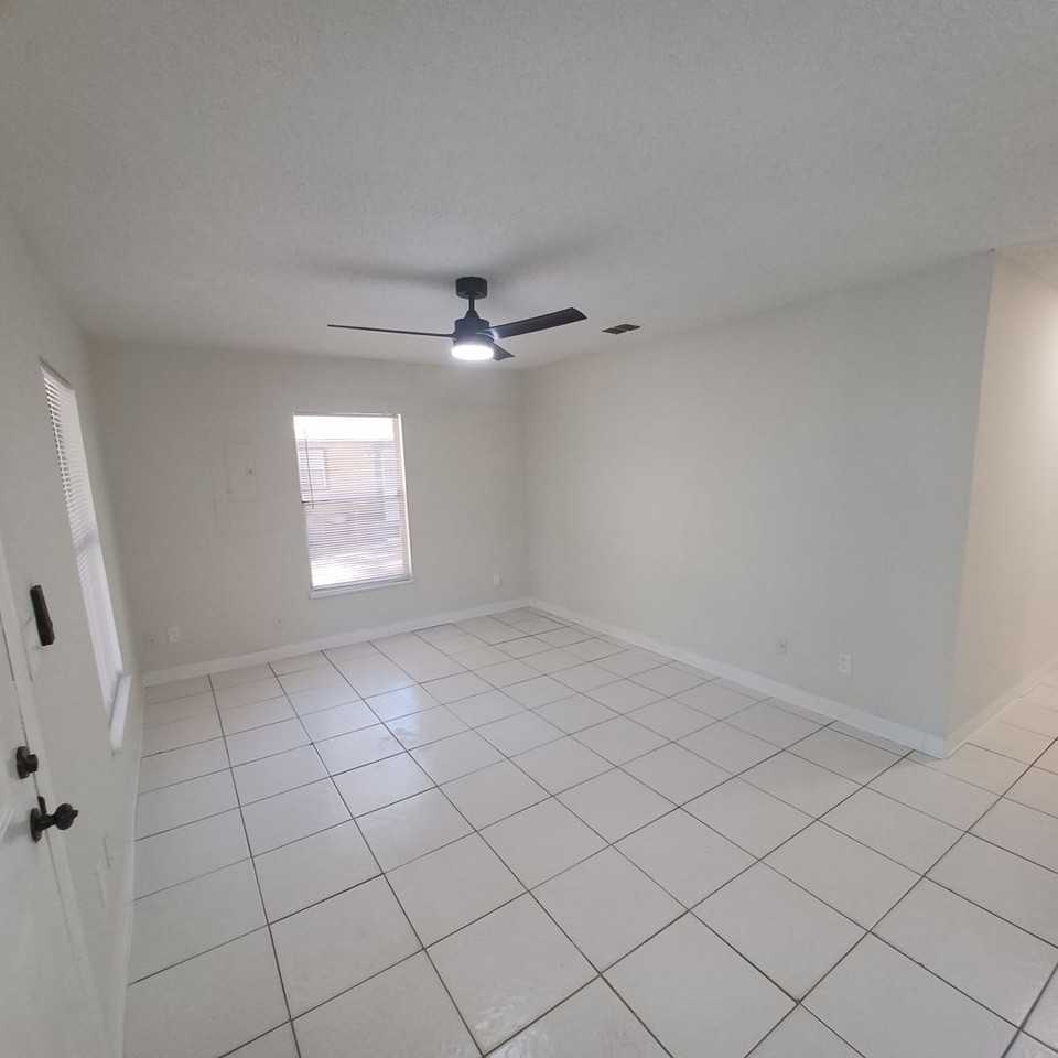 253 Stilwell Ave - Photo 2 of 19