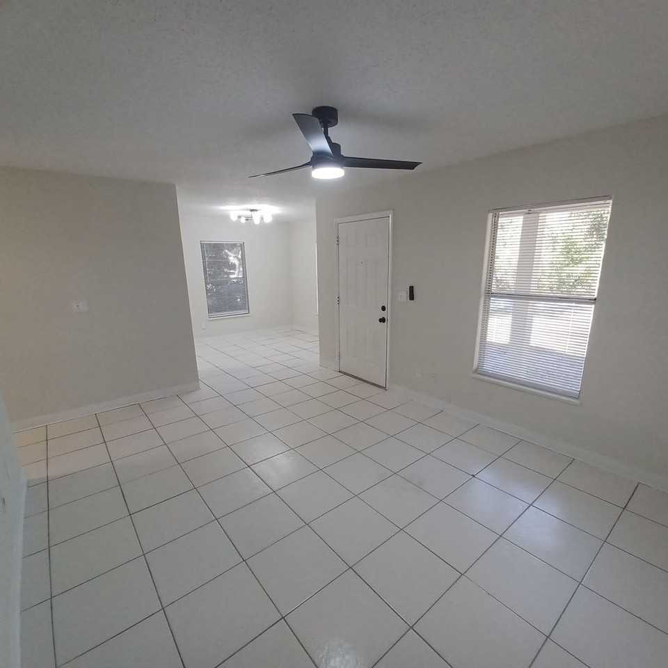 253 Stilwell Ave - Photo 3 of 19