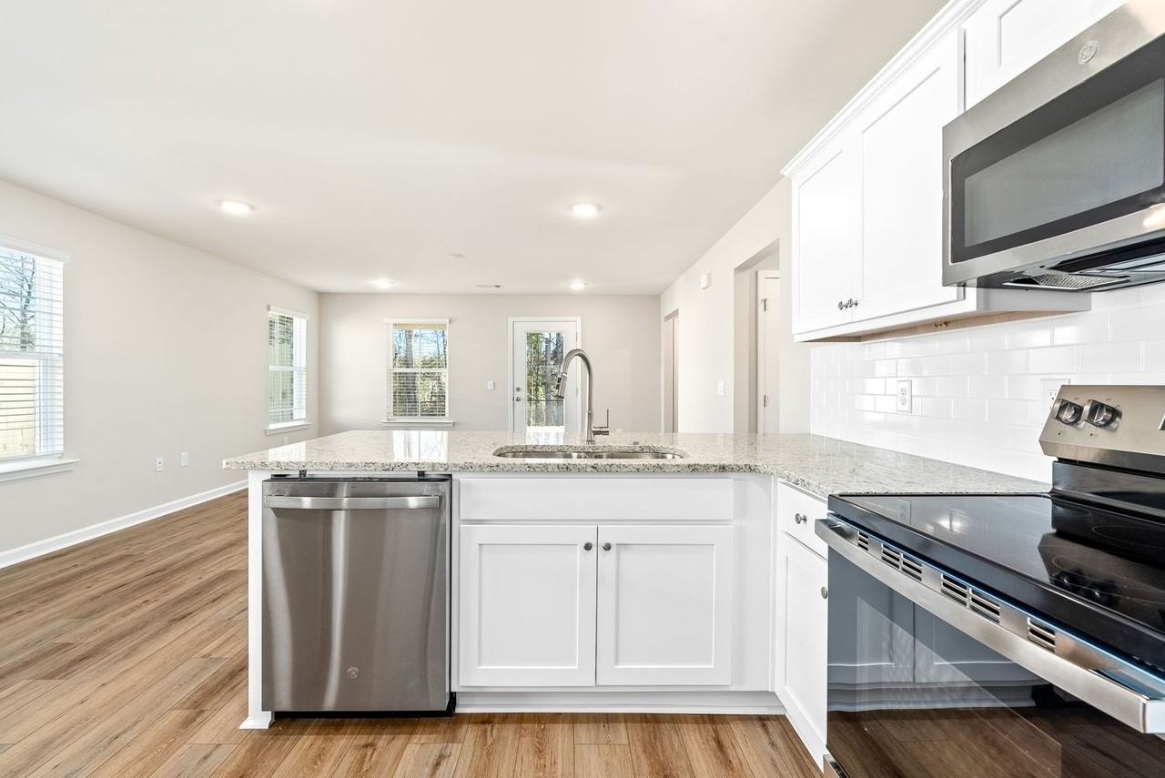 1177 Douglas St - Photo 5 of 19