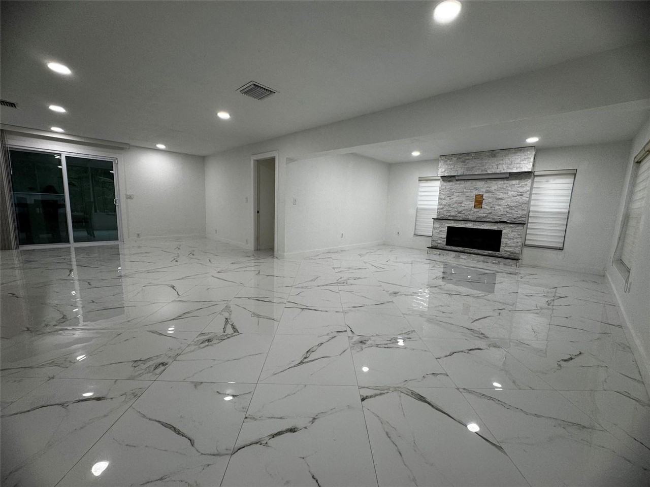 4250 Nw 9th Ct - Photo 5 of 19