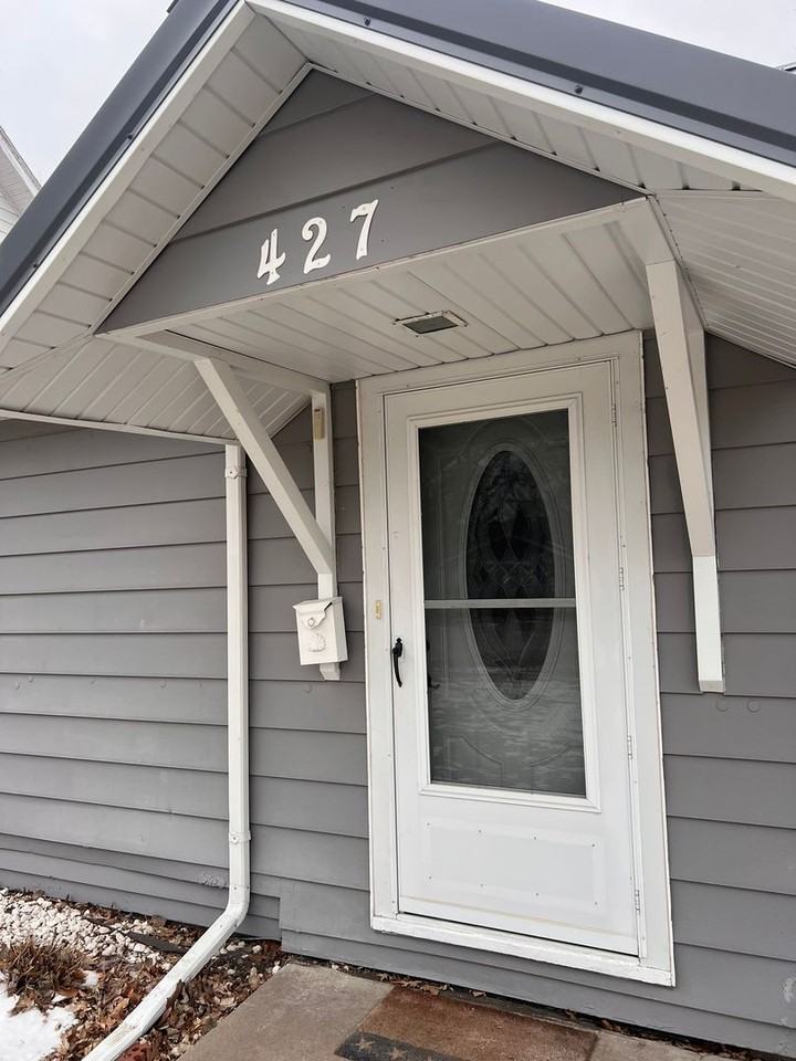 427 Cedar St - Photo 5 of 47