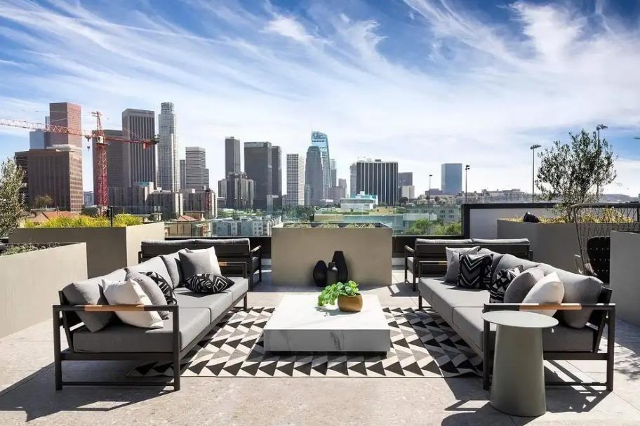 1100 W Temple St - Photo 3 of 6