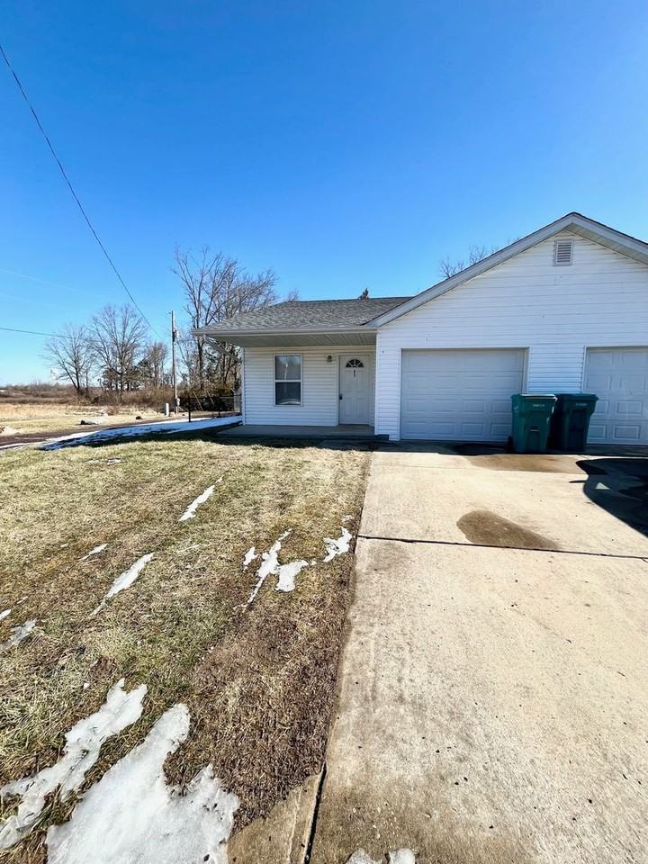 85 Montee Ln - Photo 2 of 9