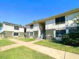 featured image of 1207 N Clay St