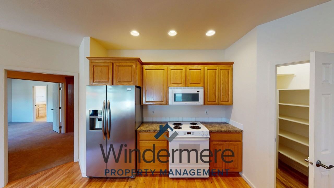 721 Se Swainson Ln - Photo 7 of 21