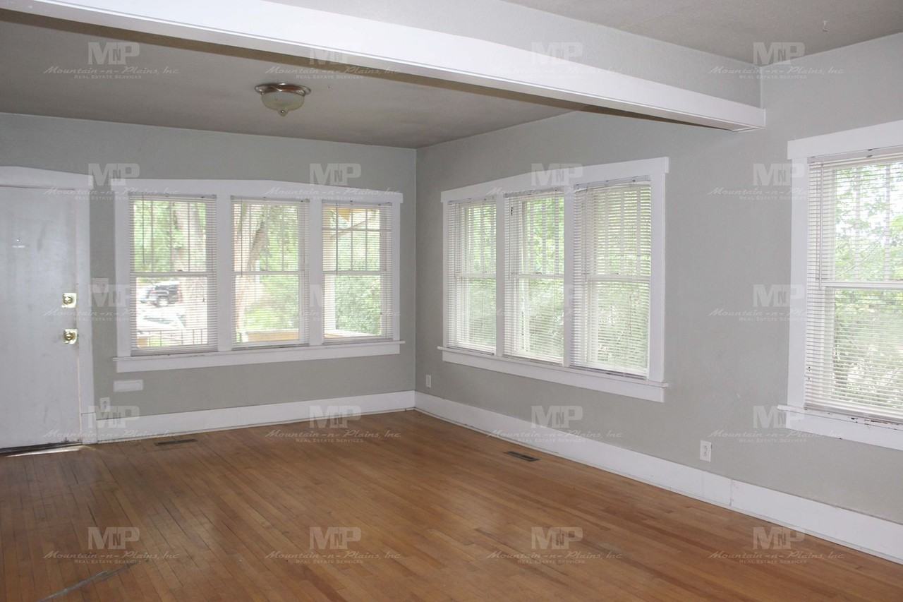 639 S Whitcomb St - Photo 3 of 17