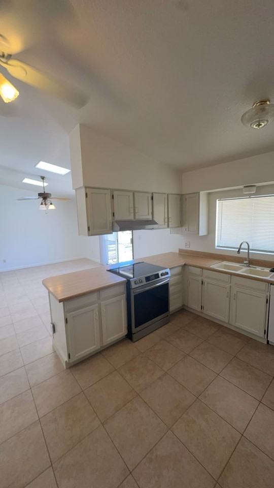 741 W Coral Gables Dr - Photo 7 of 8