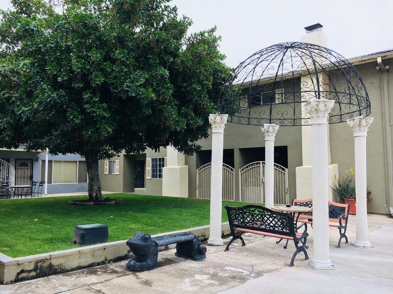 Lakeside Villa - Photo 7 of 50