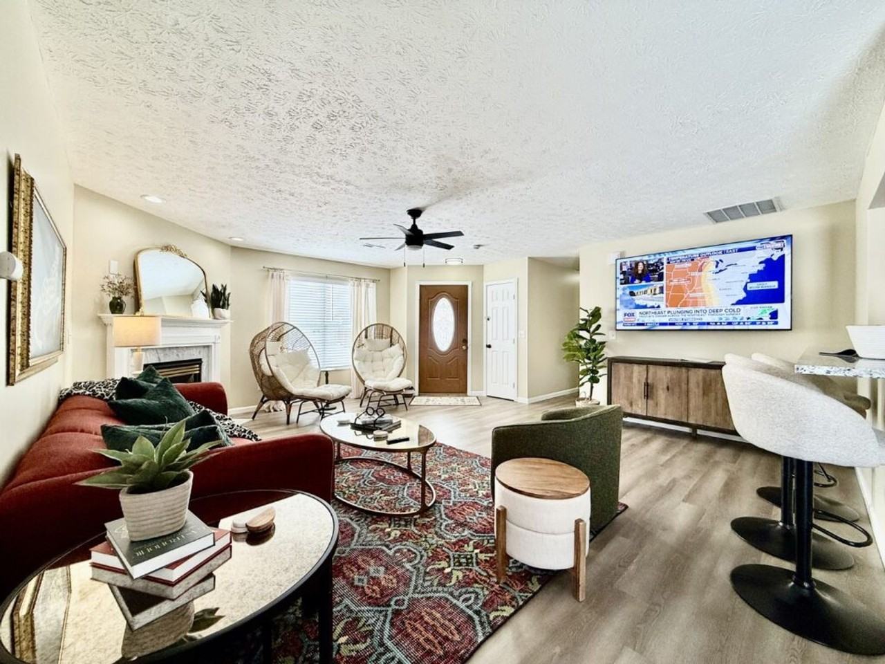 930 Leora St - Photo 2 of 27