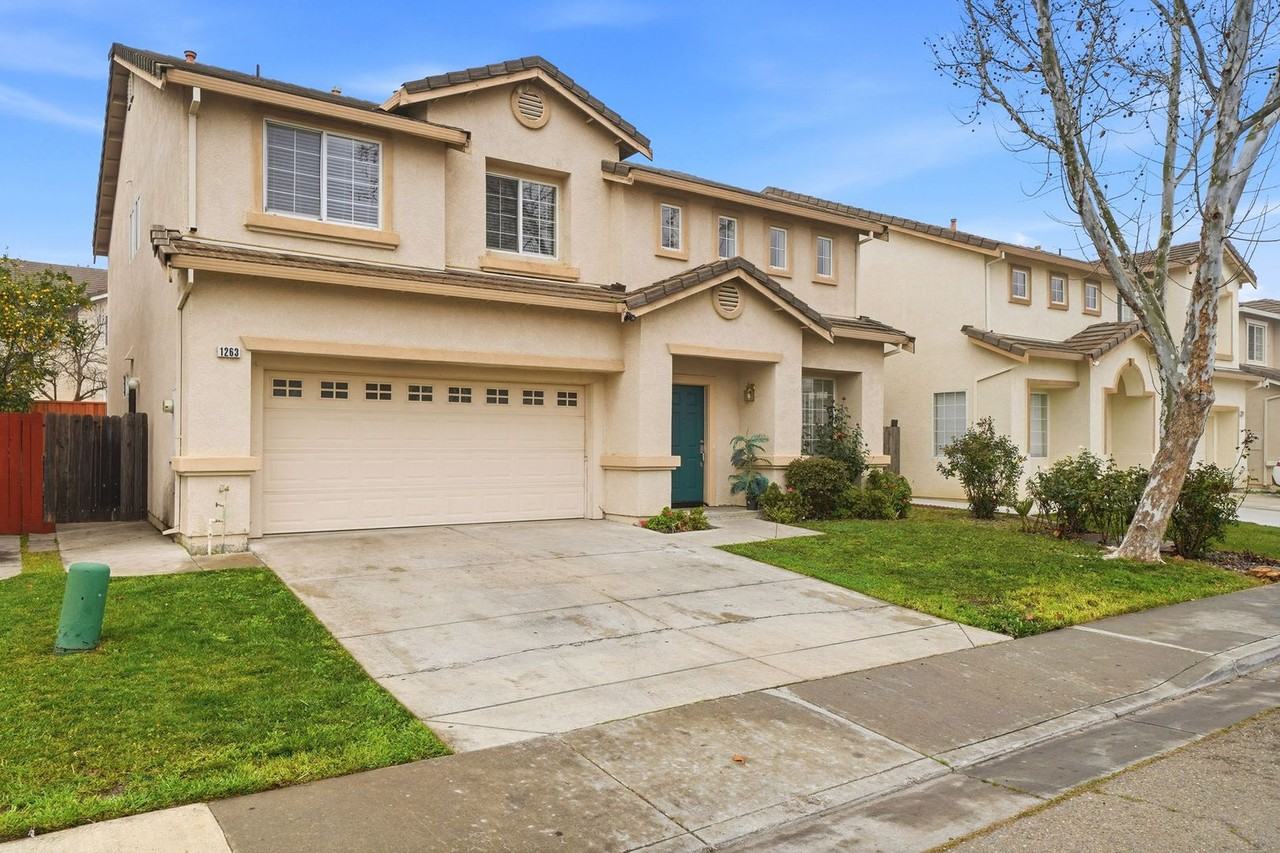 1263 Montgomery Ln - Photo 2 of 50