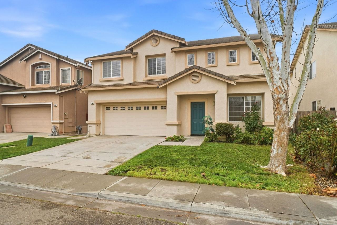 1263 Montgomery Ln - Photo 3 of 50