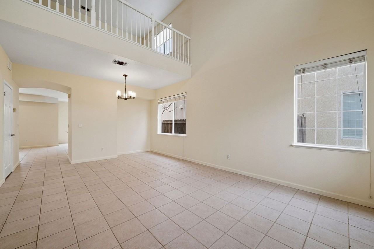 1263 Montgomery Ln - Photo 7 of 50