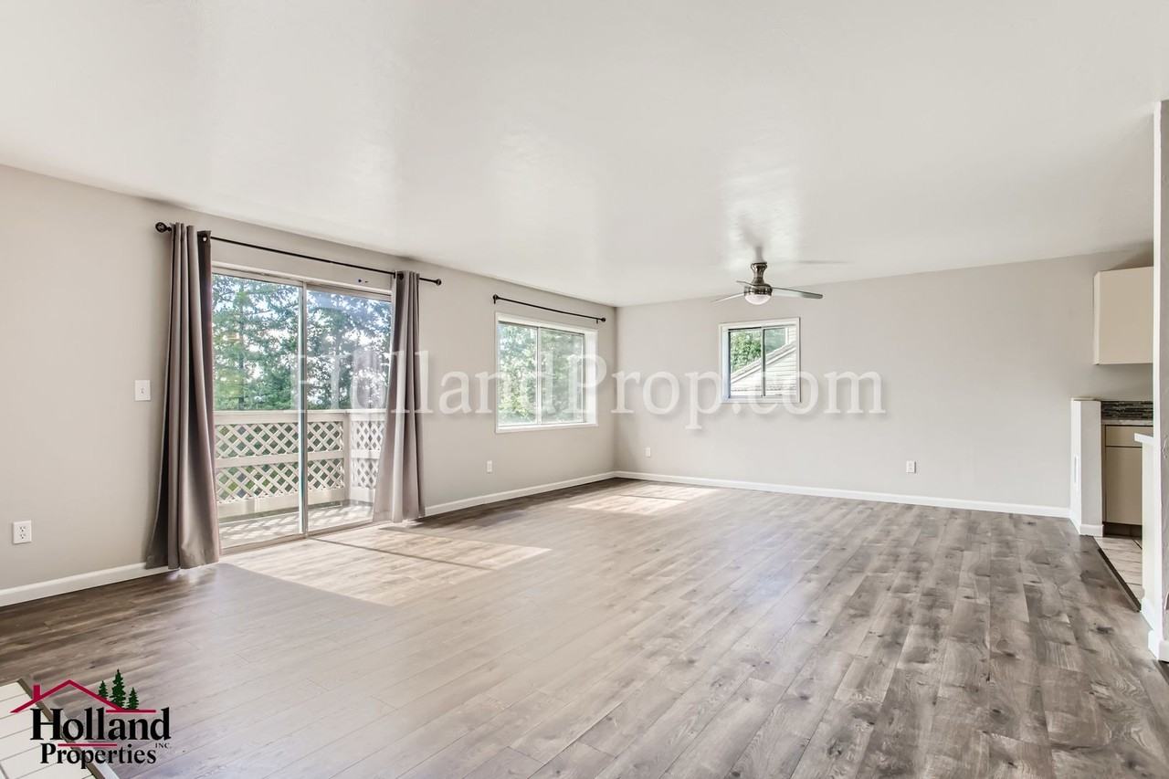 3433 Mcnary Pkwy - Photo 5 of 26