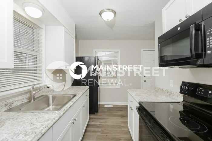 4723 N Richardt Ave - Photo 7 of 16