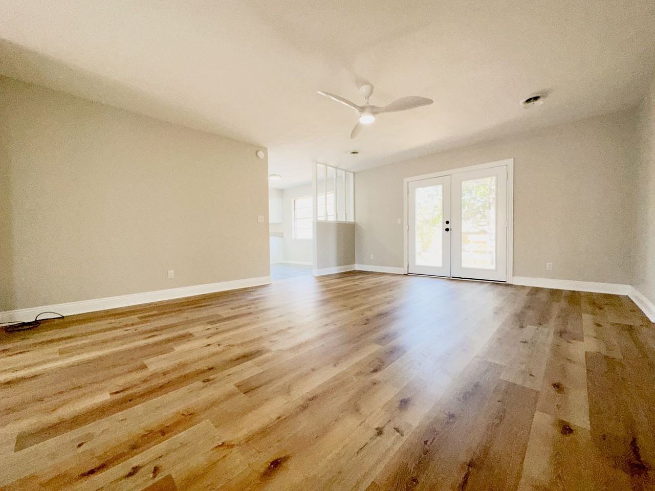 2216 S Clover Dr - Photo 4 of 50