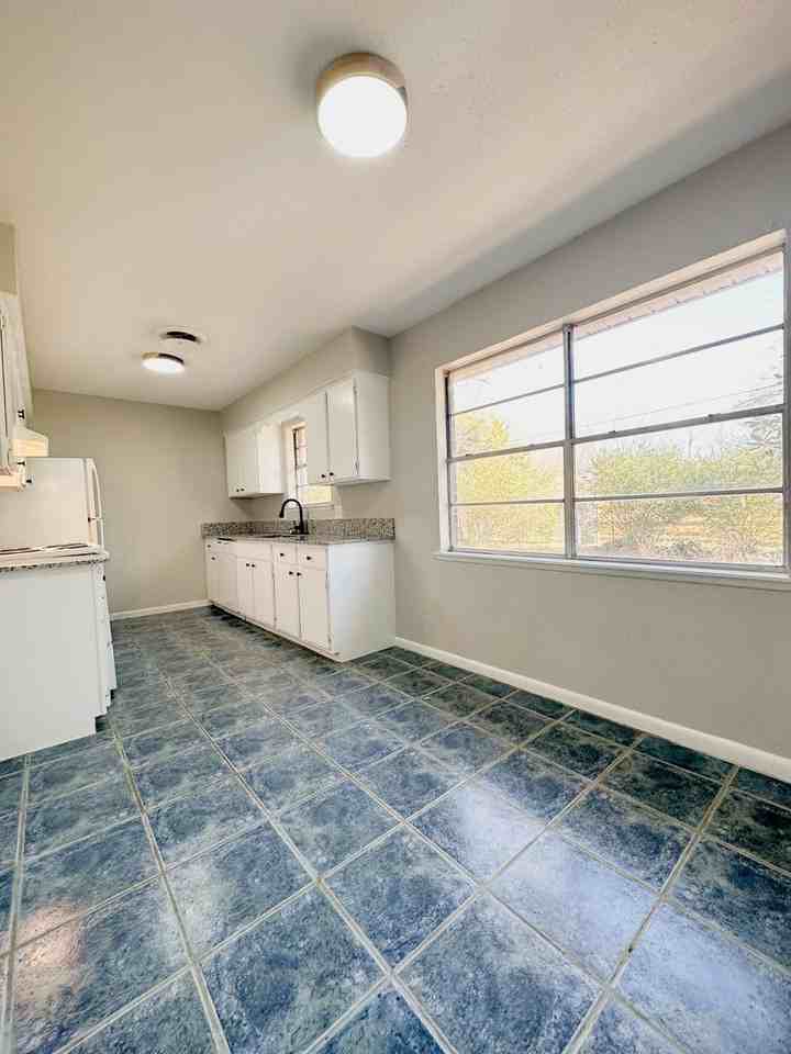 2216 S Clover Dr - Photo 6 of 50