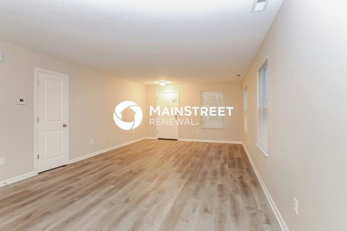 593 Clark Ave - Photo 4 of 17